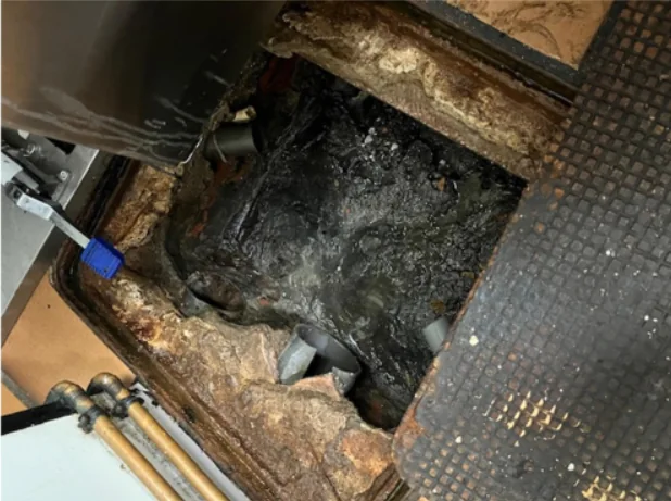 arqueta-mal-estado-asador-ovidio-2